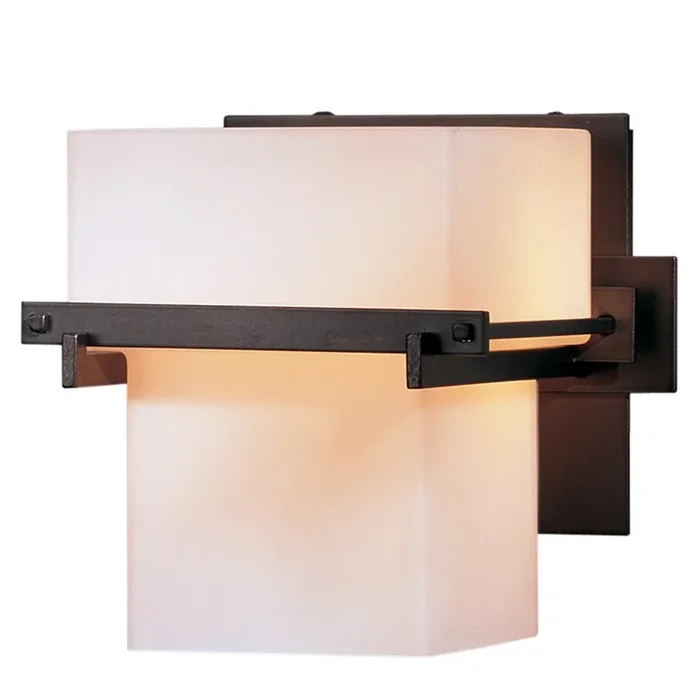 Kakomi Single-Light Wall Sconce